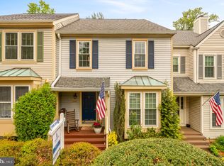 8226 Maple Ridge Ave, Springfield, VA 22153