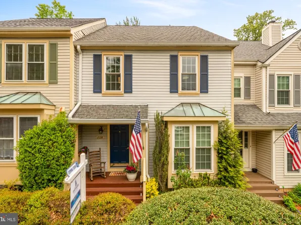 8226 Maple Ridge Ave, Springfield, VA 22153
