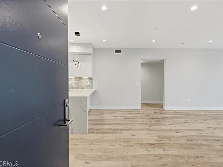 5820 La Mirada Ave #302 — Photo 29