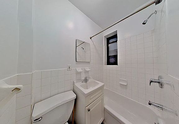 4th image of 11 Jones St APT 8