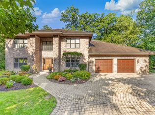 5454 Lee Ave, Downers Grove, IL 60515