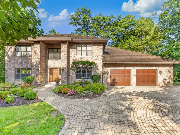 5454 Lee Ave, Downers Grove, IL 60515