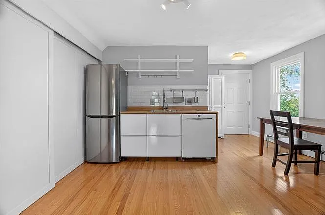 1 bed, 650 sqft, $2,400 — Photo 1