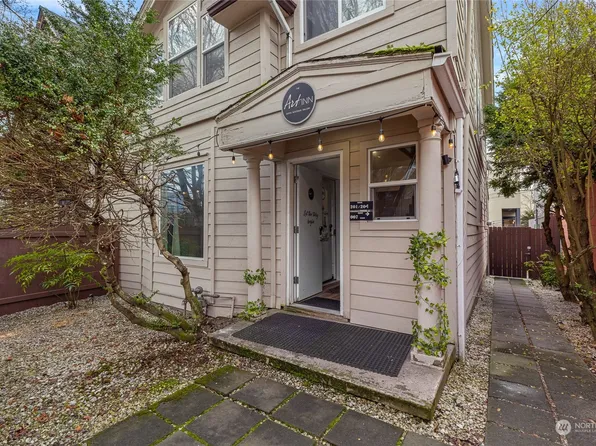 1221 E Jefferson Street, Seattle, WA 98122
