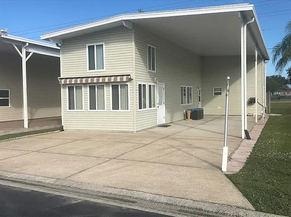 39653 Quartz Dr, Zephyrhills, FL 33540