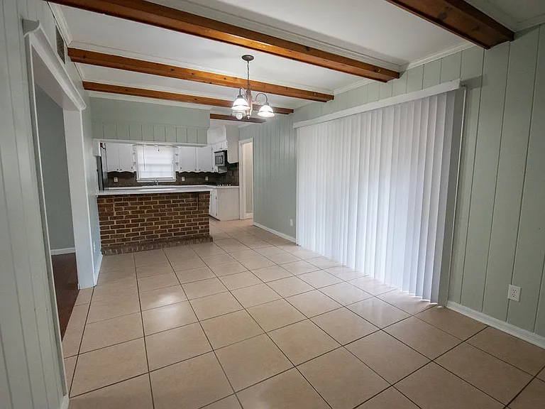 4361 Montclair Cir E — Photo 14