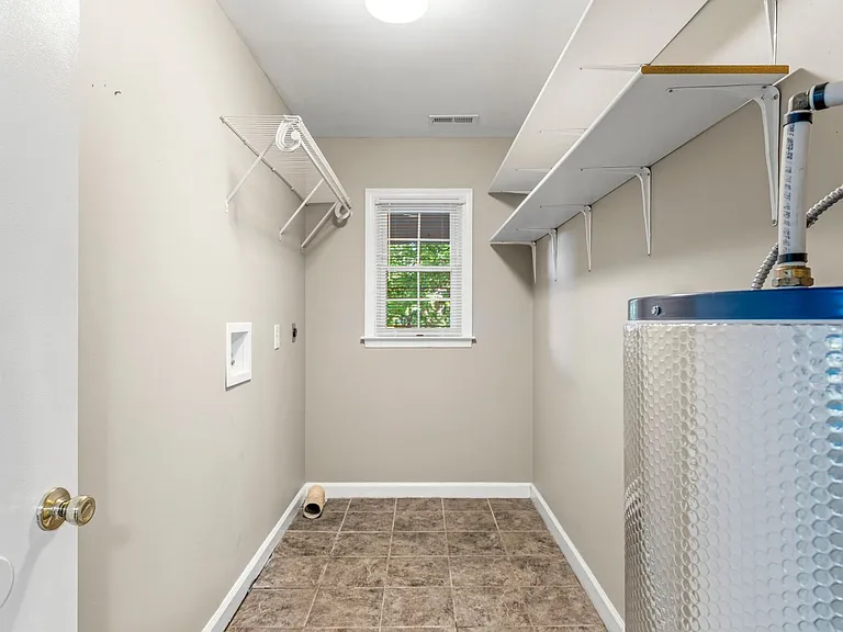 3905 Waterton Rd — Photo 15