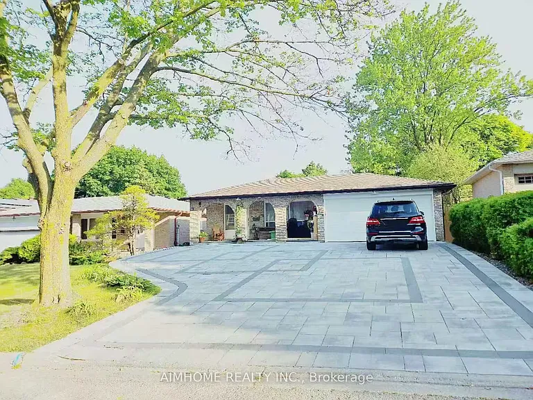 28 Castle Harbour Ln W #BASEMENT — Photo 1