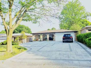 28 Castle Harbour Ln W, Markham, ON L3T3A2