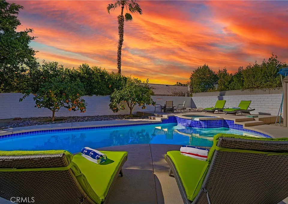 44185 Camino Lavanda