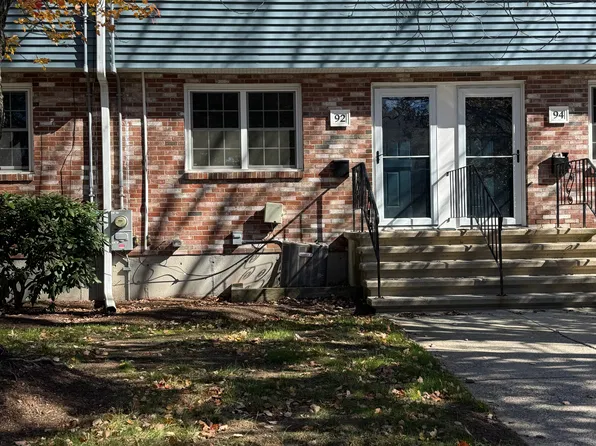 92 Durham Rd Unit 92, Dedham, MA 02026