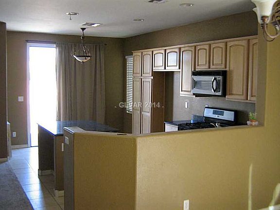 4th image of 284 Sweet Sugar Pine Dr