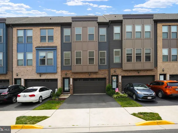 45399 Daveno Sq, Sterling, VA 20164