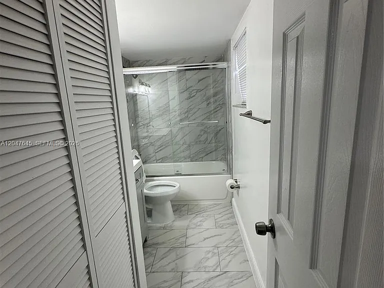 1933 SW 7th St #504 — Photo 33