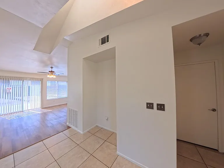 24052 Royale St — Photo 8