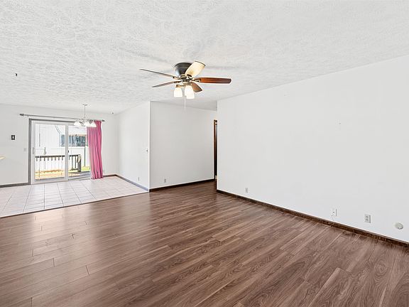 4th image of 2211 S Ohio St