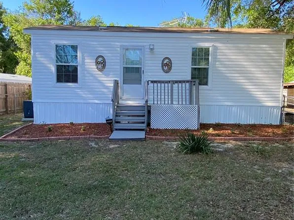 18361 SE 52nd Pl, Ocklawaha, FL 32179