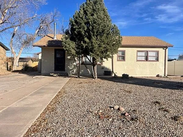 3 bed, 1055 sqft, $1,475 — Photo 1