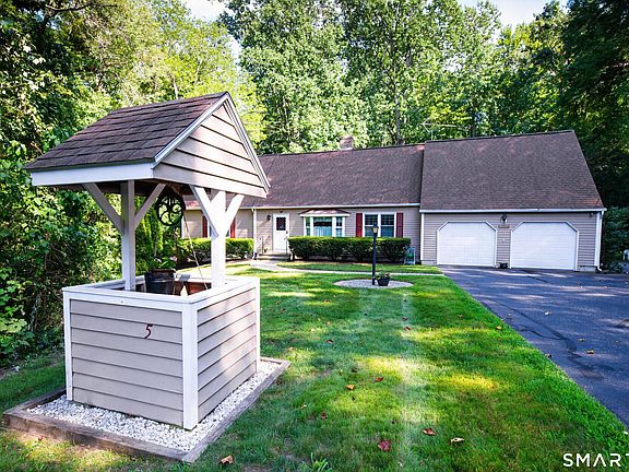 3rd image of 5 Northwinds Drive