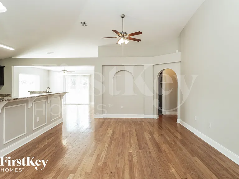 2079 Hayfield Way — Photo 2