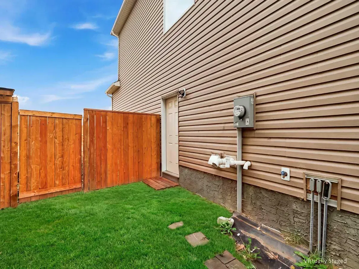 2 bed, 1000 sqft, $1,400 — Photo 2