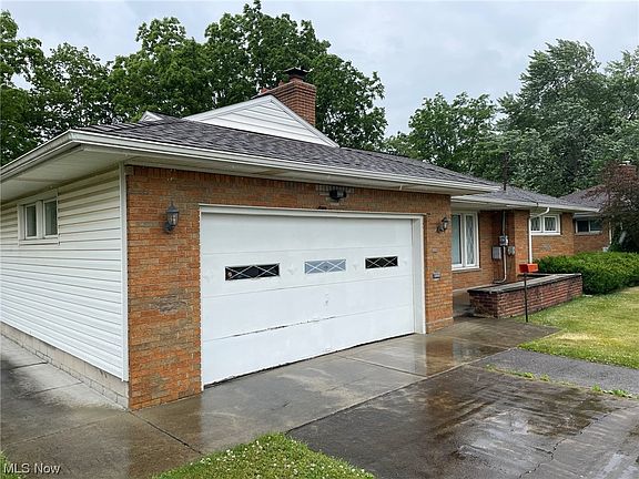 2nd image of 438 Parkview Dr