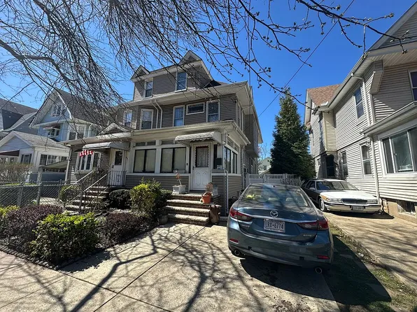 8926 97th St, Woodhaven, NY 11421