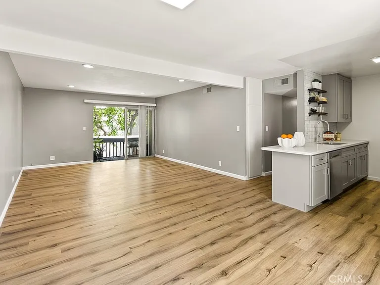 18620 Hatteras St #223 — Photo 1