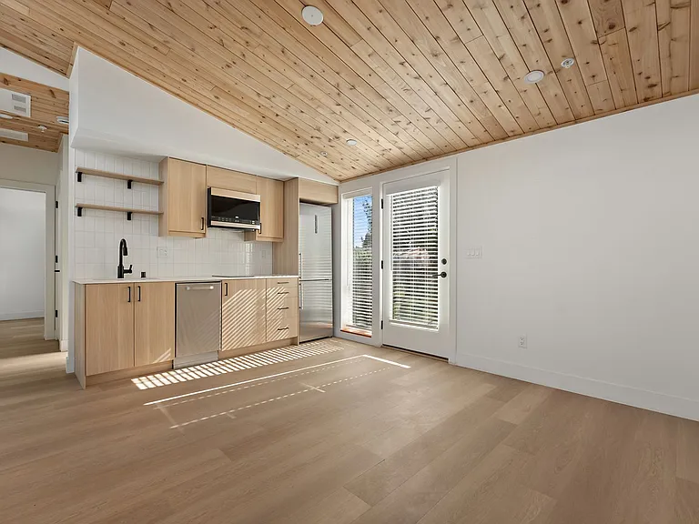 11458 NE Morris St — Photo 14