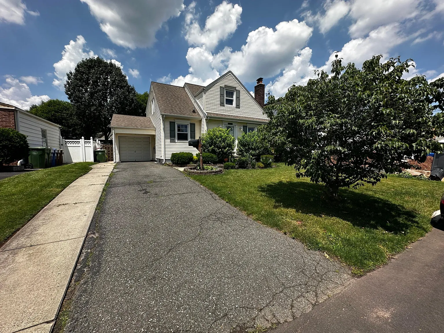 216 Elmwood Ter — Photo 4
