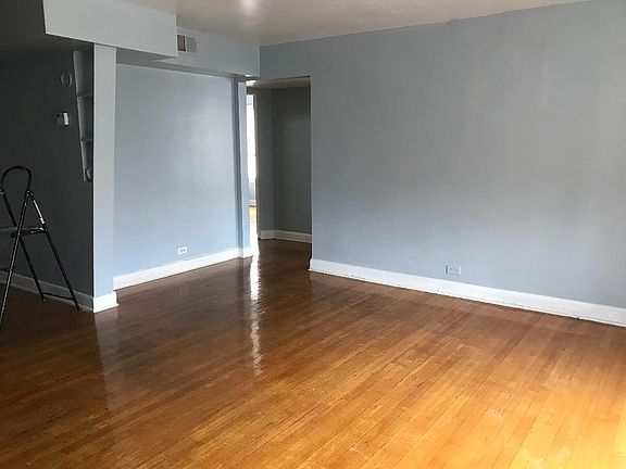 3rd image of 2820 W Rosemont Ave APT 3E