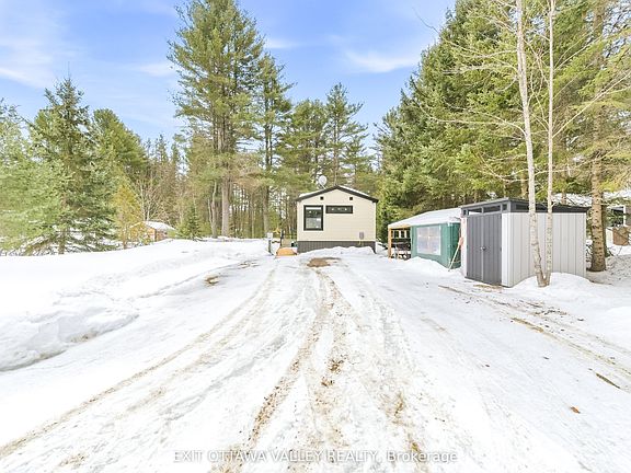 3rd image of 23 Hunters Run Ln