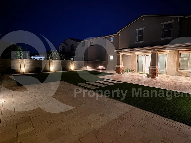 1312 E Gemini Pl — Photo 22
