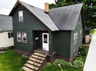 1119 17th Ave, Menominee, MI 49858