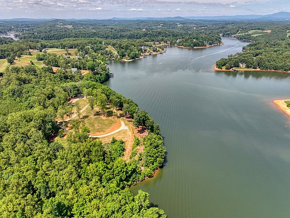 3rd image of 0 Cliffs Dr