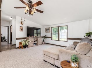 28079 Sapphire Dr, Richland, MO 65556