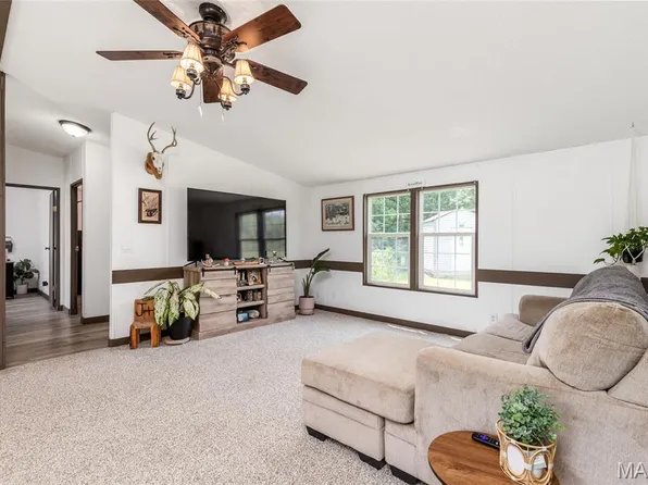 28079 Sapphire Dr, Richland, MO 65556