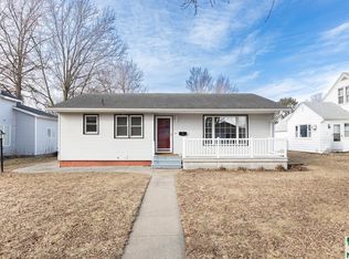 107 N 8th St, Mapleton, IA 51034