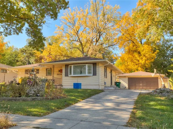 2224 NW 81st St, Clive, IA 50325
