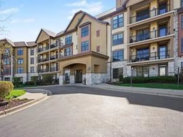 1320 Riverside Ln APT 202, Mendota Heights, MN 55118