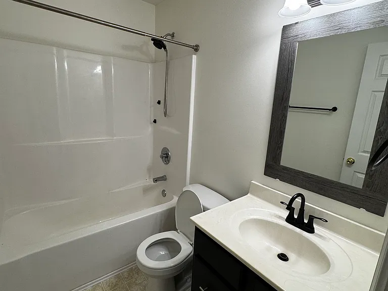 4615 Boardwalk Dr — Photo 15
