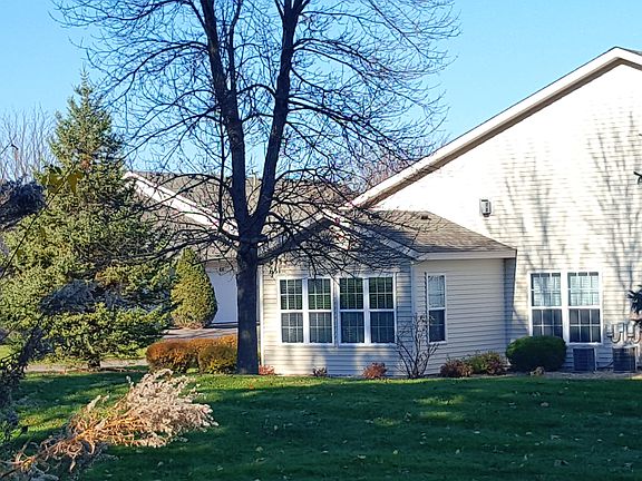 3rd image of 631 Woodland Dr