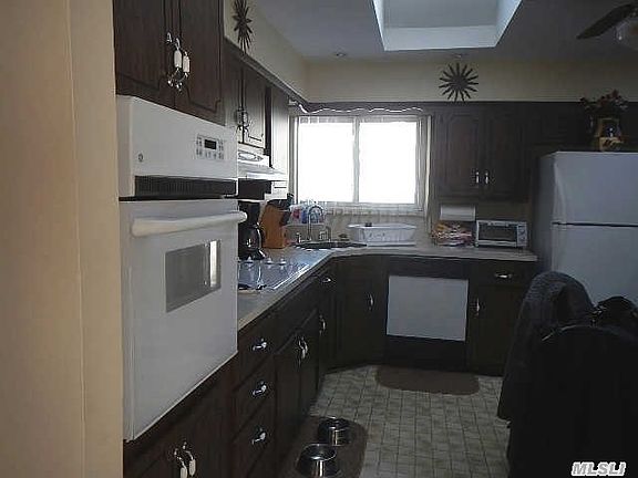 4th image of 301 Vernon St