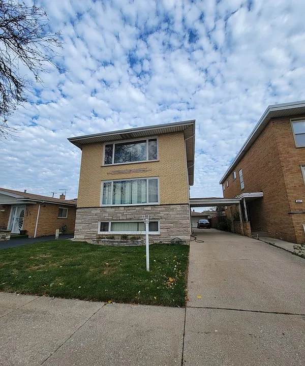 9225 S Cregier Ave #2