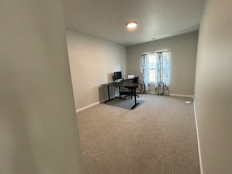 4858 N Elmstone Ave — Photo 25
