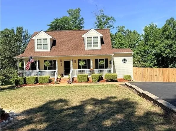10624 Hamlin Dr, Chester, VA 23831