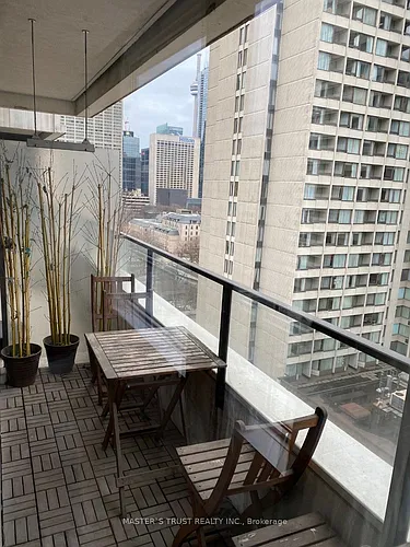 111 Elizabeth St Photo 1