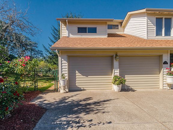 3rd image of 2577 Bandon Ct NW
