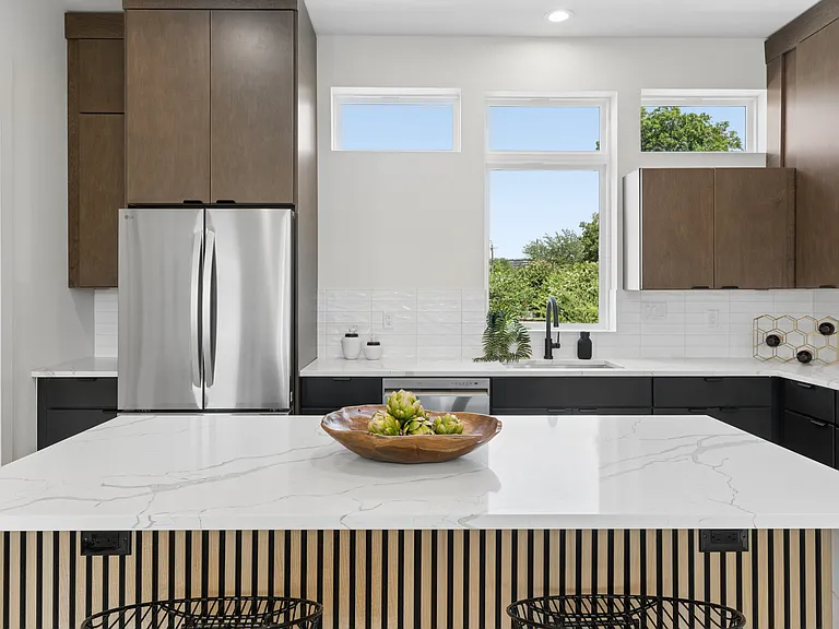 2202 N Carroll Ave #102 — Photo 25