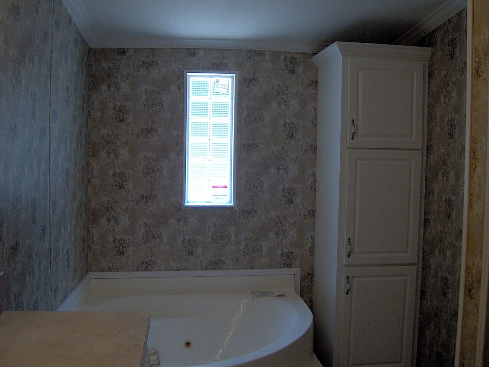 1st image of 147 NE 167th Ct